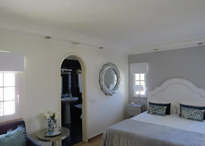 招待所 Moments - 3*