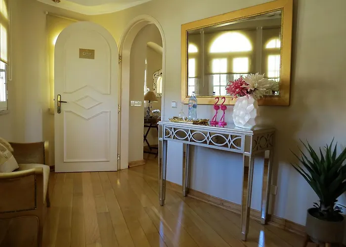 招待所 Moments - 3*